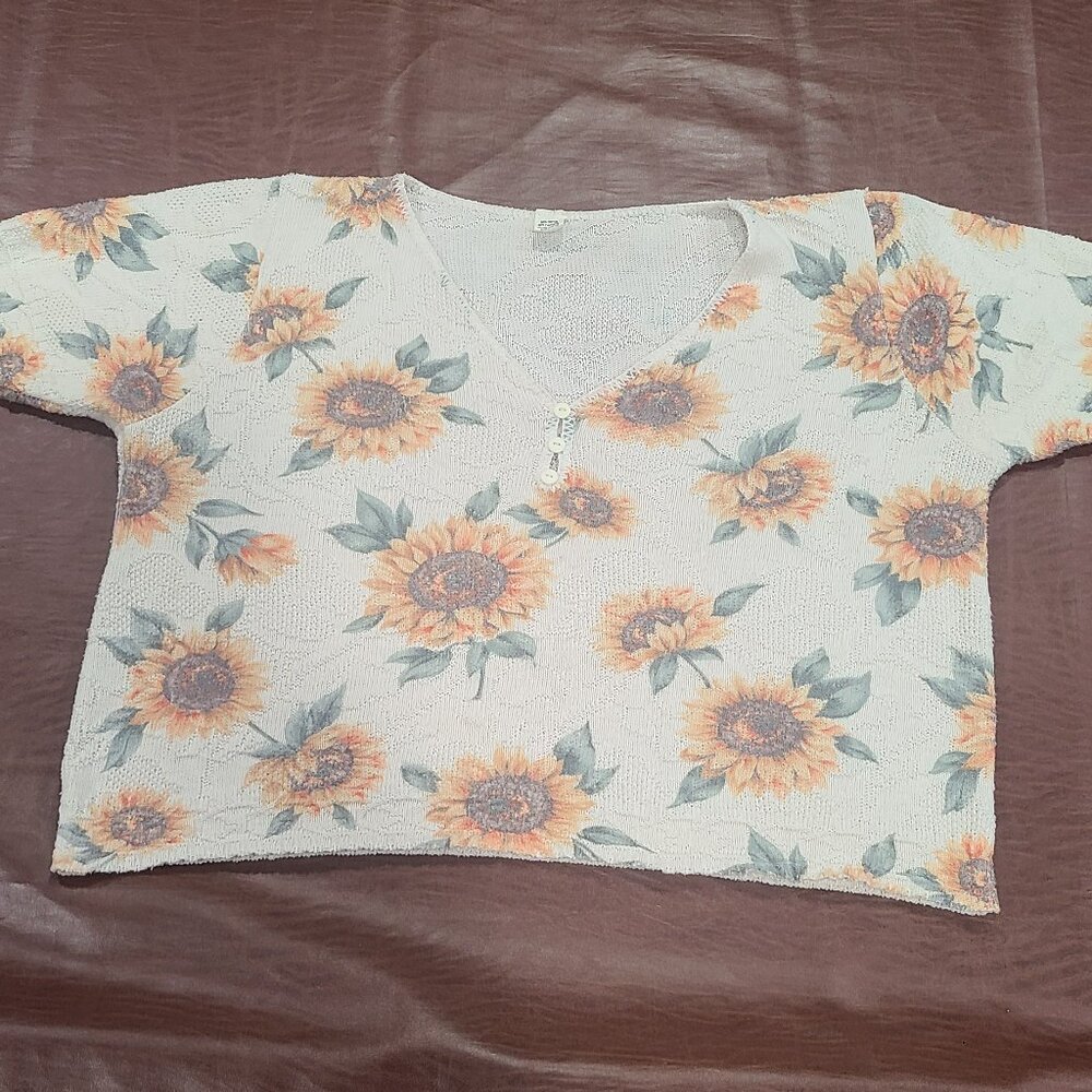 VINTAGE 1990s Denim Republic Sunflower Short Sleeve Cropped Textured Sweater Sz.